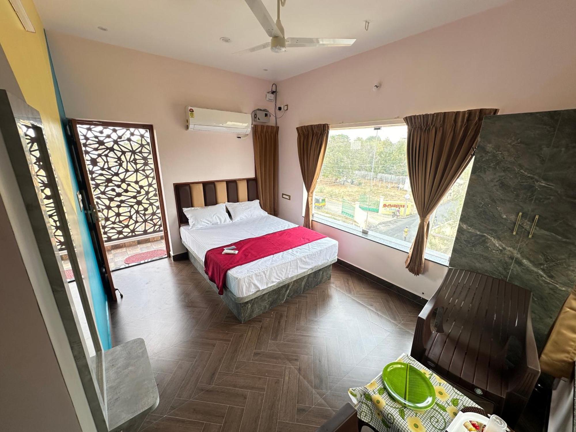 Om Lingeswaran Home Stay Tiruvannámalaj Kültér fotó