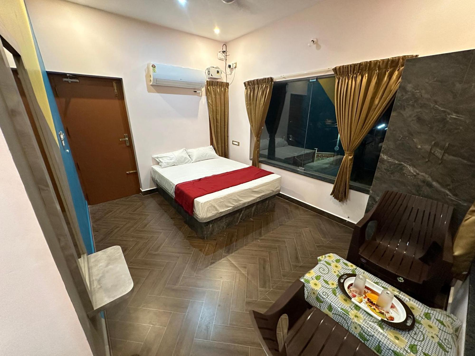 Om Lingeswaran Home Stay Tiruvannámalaj Kültér fotó
